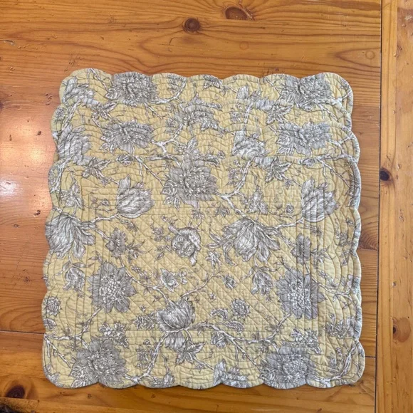 C & F Home Quilted Yellow & Brown Floral  Stripe Reversible Placemats Set Of 4 - Picture 6 of 10